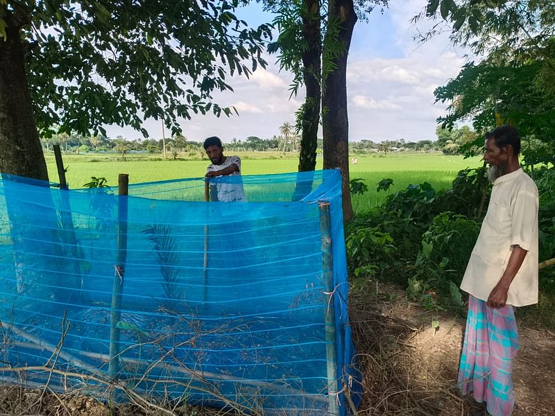 ময়মনসিংহের ত্রিশাল উপজেলার অলহরী দুর্গাপুর গ্রামে সোহেল মিয়াকে দাফন করা হয়েছে। গত শনিবার তোলা